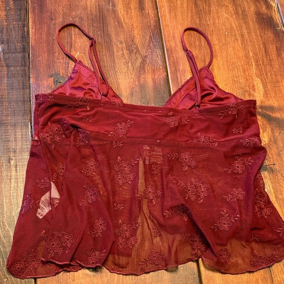 Garage Cabernet Mesh Flyaway Cami Lace Camisole - Picture 3 of 4